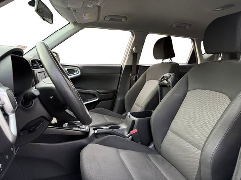 Used 2021 Kia Soul LX image 7