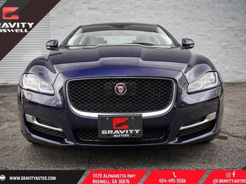 Used 2017 Jaguar XJ R-Sport image 5