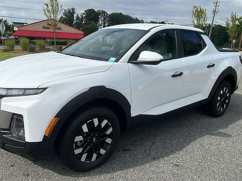 New 2025 Hyundai Santa Cruz SE image 3