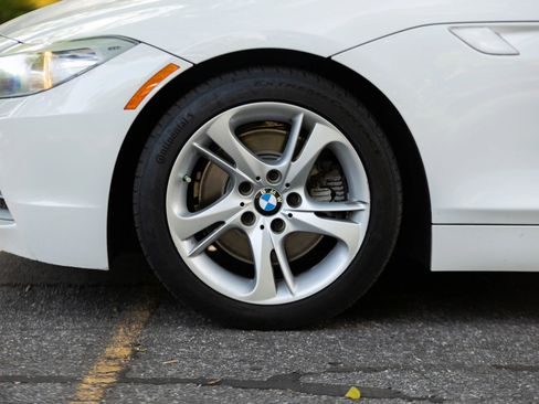 Used 2009 BMW Z4 sDrive35i RWD image 15
