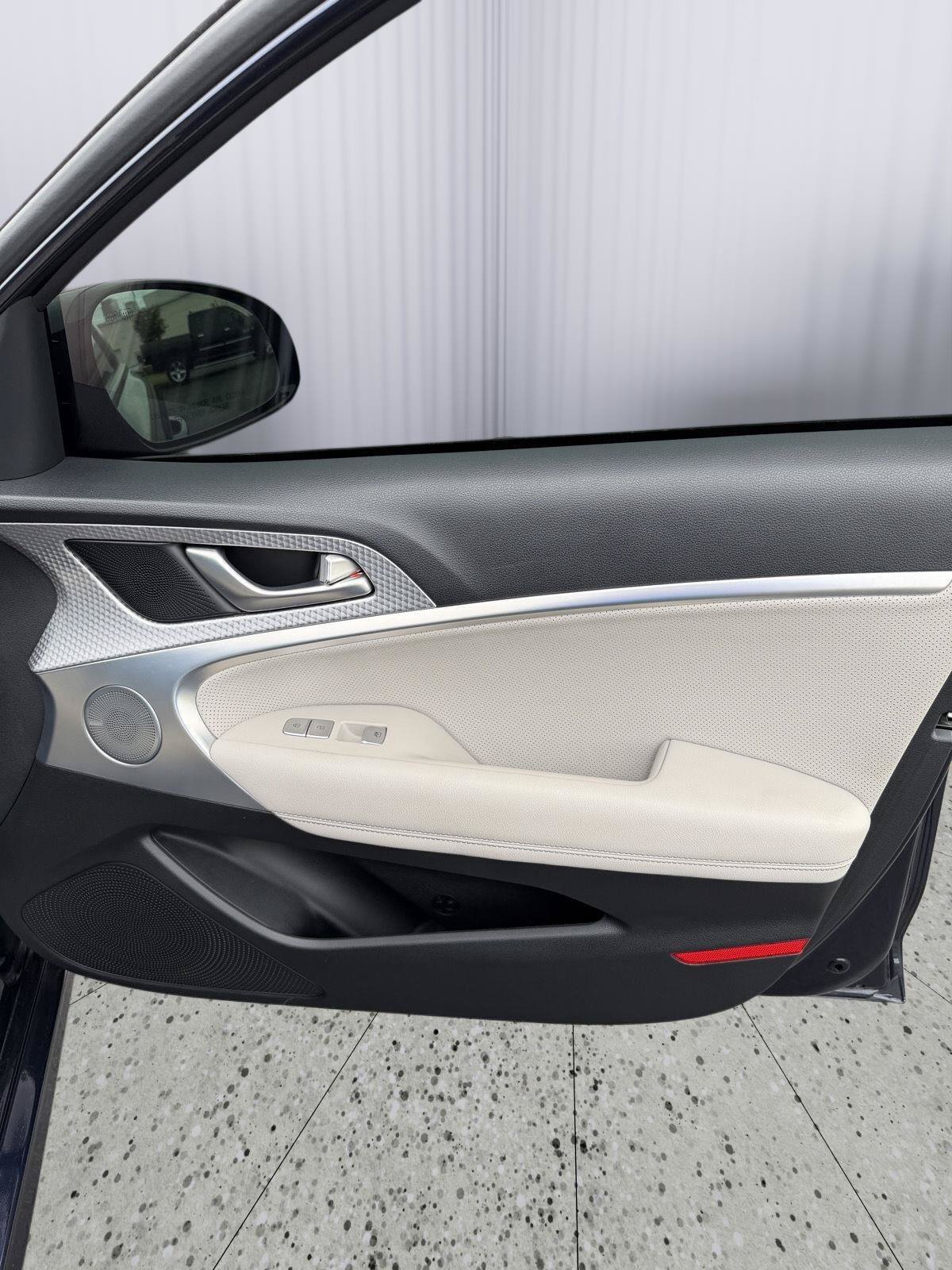 Used 2023 Genesis G70 3.3T w/ Sport Advanced Package AWD/4WD image 27