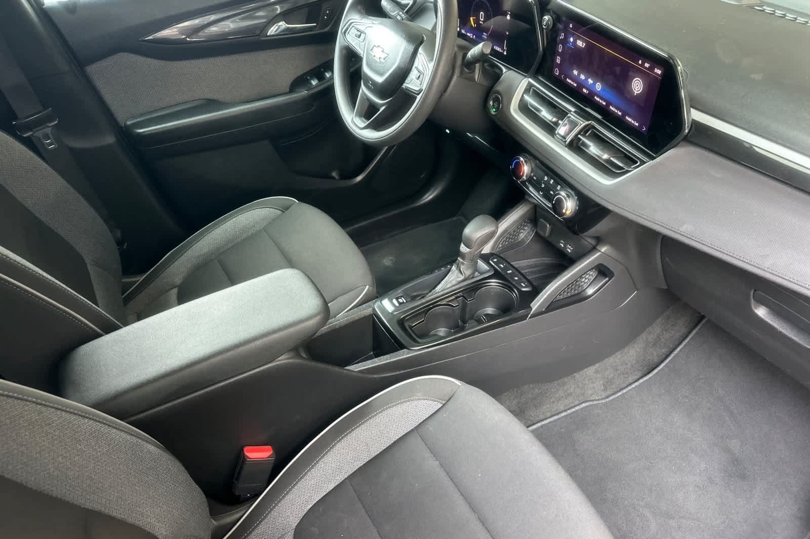 Used 2025 Chevrolet TrailBlazer LT AWD/4WD image 18