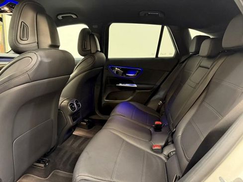 Used 2025 Mercedes-Benz GLC 300 image 18