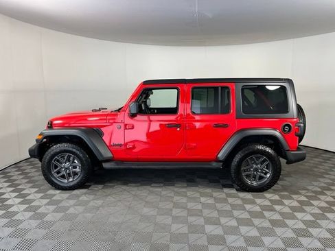 Used 2026 Jeep Wrangler Unlimited Sport AWD/4WD image 4
