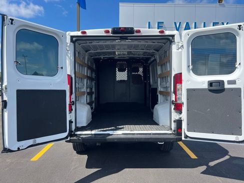 Used 2025 RAM ProMaster 2500 w/ U-Haul Equipment Group FWD image 5