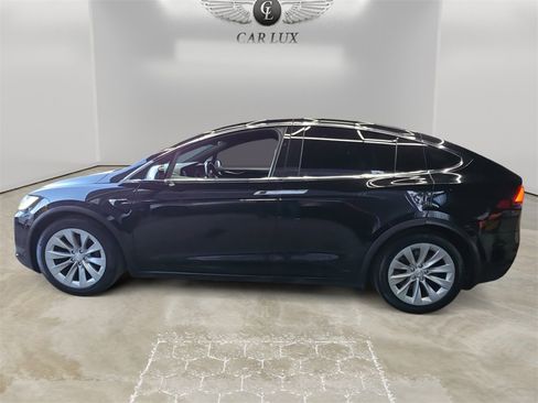 Used 2018 Tesla Model X 75D image 2