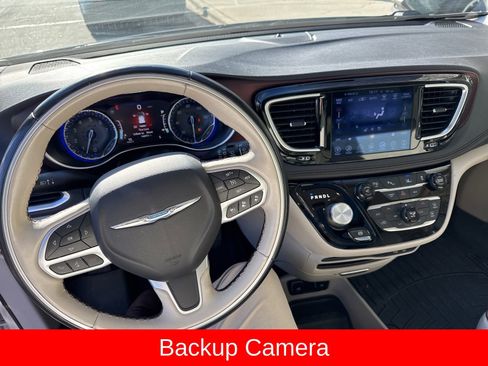 Used 2017 Chrysler Pacifica Limited w/ Advanced Safetytec Group image 8