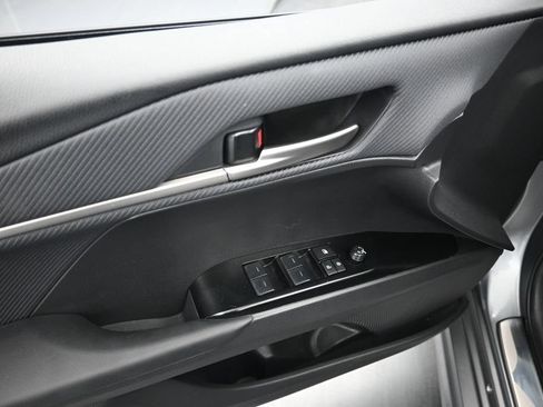 Used 2025 Toyota Camry SE FWD image 10