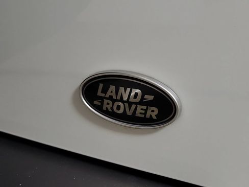 Used 2021 Land Rover Defender 110 X-Dynamic HSE AWD/4WD image 6