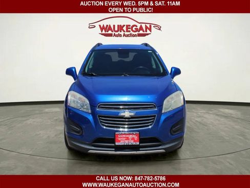 Used 2016 Chevrolet Trax LT FWD image 2