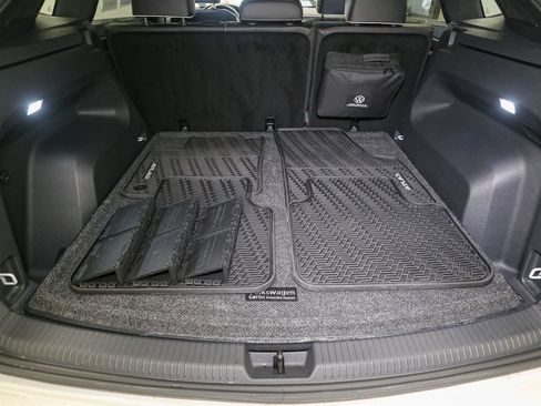 Used 2024 Volkswagen Atlas Cross Sport SEL Premium R-Line image 16