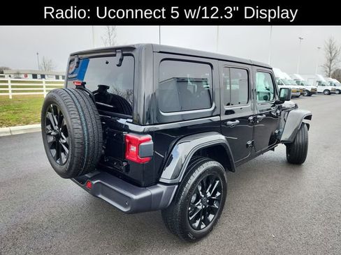 Used 2025 Jeep Wrangler Unlimited Sahara w/ Safety Group image 9