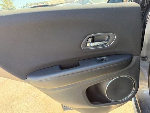 Used 2016 Honda HR-V EX image 12