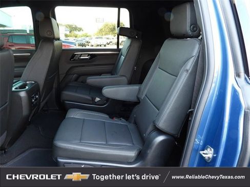 New 2026 Chevrolet Suburban LT w/ Comfort Package image 25