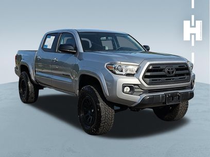 Used 2016 Toyota Tacoma SR5 w/ SR5 Appearance Package (SN)