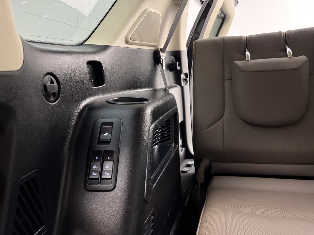 Used 2022 Lexus GX 460 Premium w/ Accessory Package AWD/4WD image 37