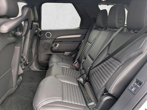 New 2026 Land Rover Discovery Limited Edition image 16