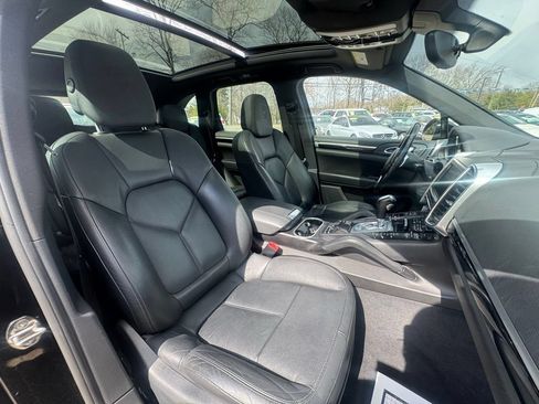 Used 2014 Porsche Cayenne Platinum Edition AWD/4WD image 20