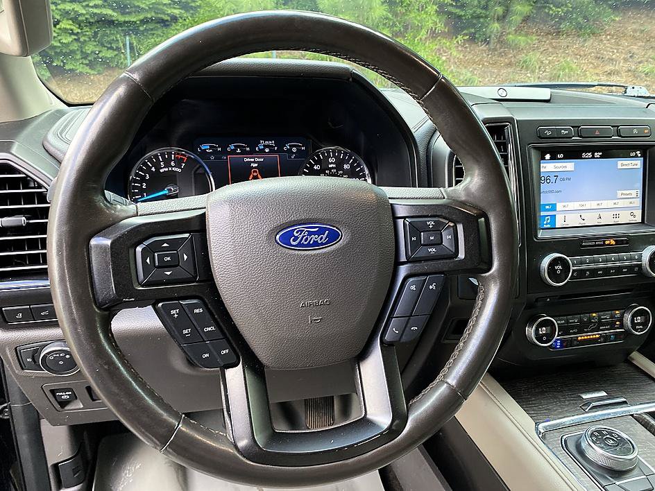 Used 2018 Ford Expedition Limited AWD/4WD image 12