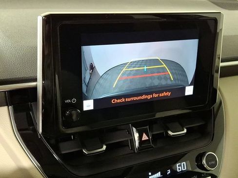 Used 2024 Toyota Corolla Cross XLE w/ Convenience Package AWD/4WD image 4