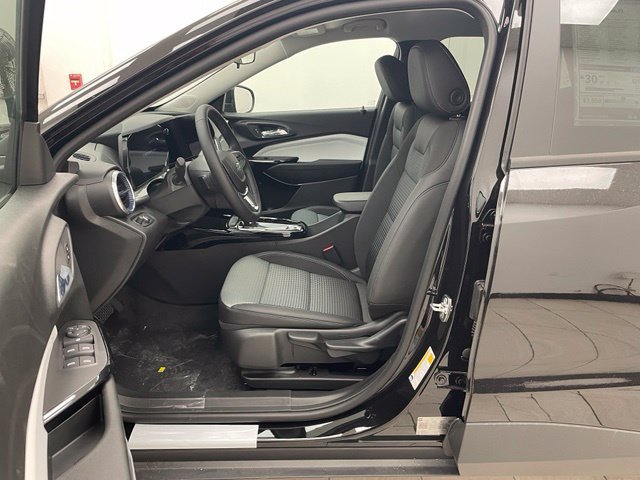 New 2026 Chevrolet Trax LT w/ Driver Confidence Package FWD image 8