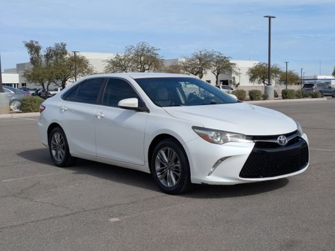 Used 2016 Toyota Camry XLE image 7
