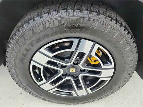 Used 2023 Rivian R1S Launch Edition image 59