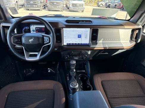 Used 2023 Ford Bronco Outer Banks image 6