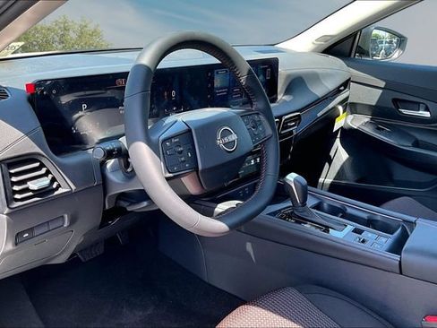 New 2026 Nissan Sentra SR FWD image 7