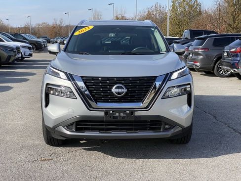 Used 2022 Nissan Rogue SL image 2