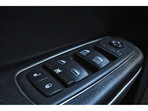 Used 2022 Chrysler 300 S image 19