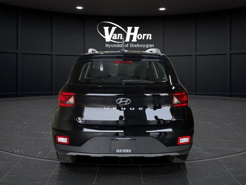 Certified 2025 Hyundai Venue SEL FWD image 6