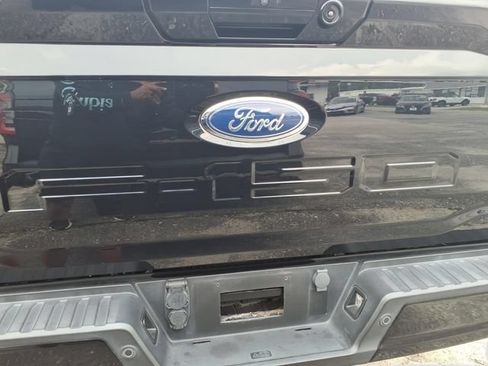 Used 2022 Ford F150 Lariat w/ Equipment Group 502A High AWD/4WD image 3