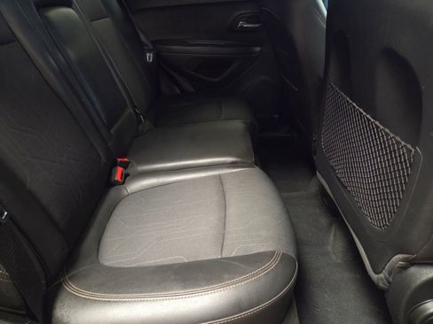 Used 2018 Chevrolet Trax LT w/ Sun & Sound Package image 64