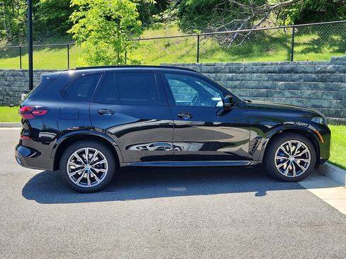 Used 2024 BMW X5 xDrive40i w/ M Sport Package AWD/4WD image 11
