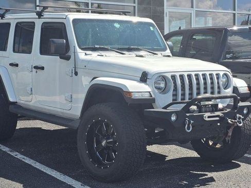 Used 2020 Jeep Wrangler Unlimited Sahara AWD/4WD image 3