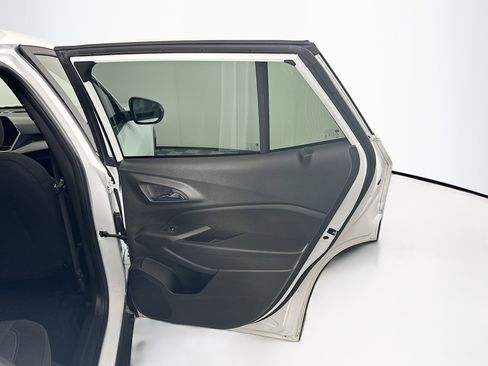 Used 2024 Chevrolet Trax RS image 27