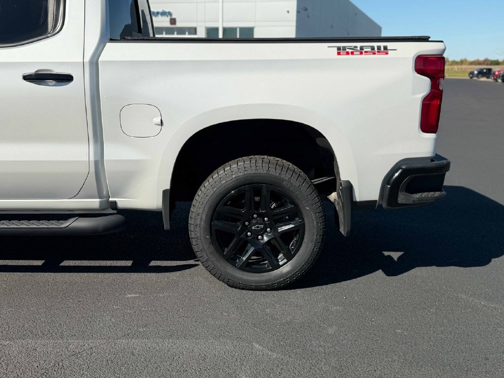 Used 2022 Chevrolet Silverado 1500 LT Trail Boss w/ LT Trail Boss Premium Package AWD/4WD image 14