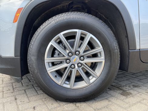 Used 2023 Chevrolet Traverse LT w/ LPO, Floor Liner Package image 11