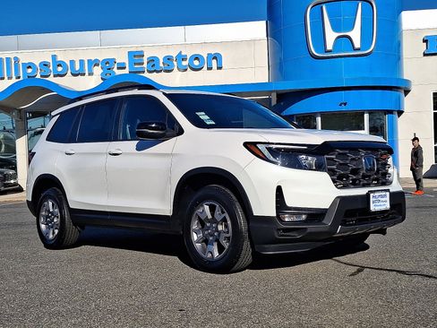 Used 2023 Honda Passport TrailSport image 1
