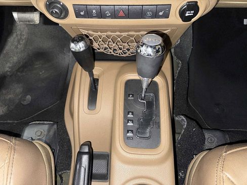 Used 2015 Jeep Wrangler Unlimited Sahara w/ Connectivity Group image 28