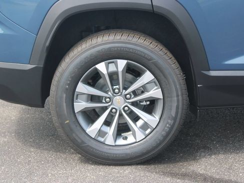 New 2027 Chevrolet Equinox LT w/ Convenience Package II FWD image 14