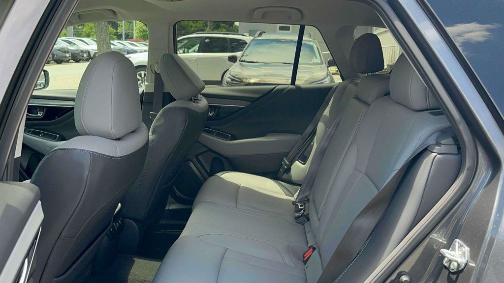 Certified 2022 Subaru Outback Limited AWD/4WD image 9