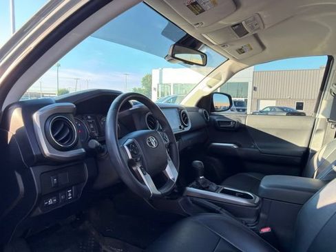 Used 2021 Toyota Tacoma SR5 w/ Trail Edition AWD/4WD image 18