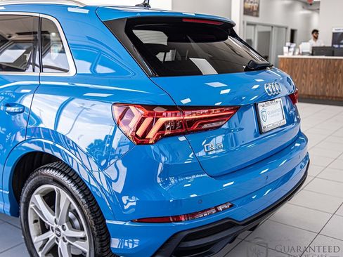 Used 2021 Audi Q3 2.0T Premium w/ Convenience Package AWD/4WD image 12