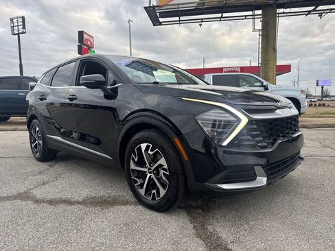 Used 2024 Kia Sportage EX image 9