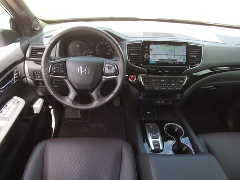 Certified 2025 Honda Ridgeline Black Edition image 16