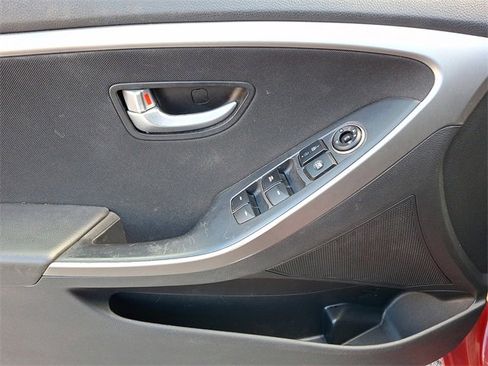 Used 2013 Hyundai Elantra GT w/ Touch & Go Pkg image 14