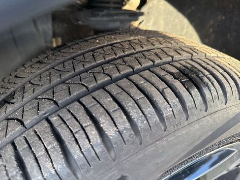 Certified 2024 Volkswagen Tiguan SE R-Line image 29