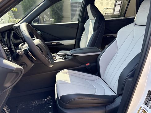 New 2026 Lexus TX 500h AWD w/ Technology Package image 15
